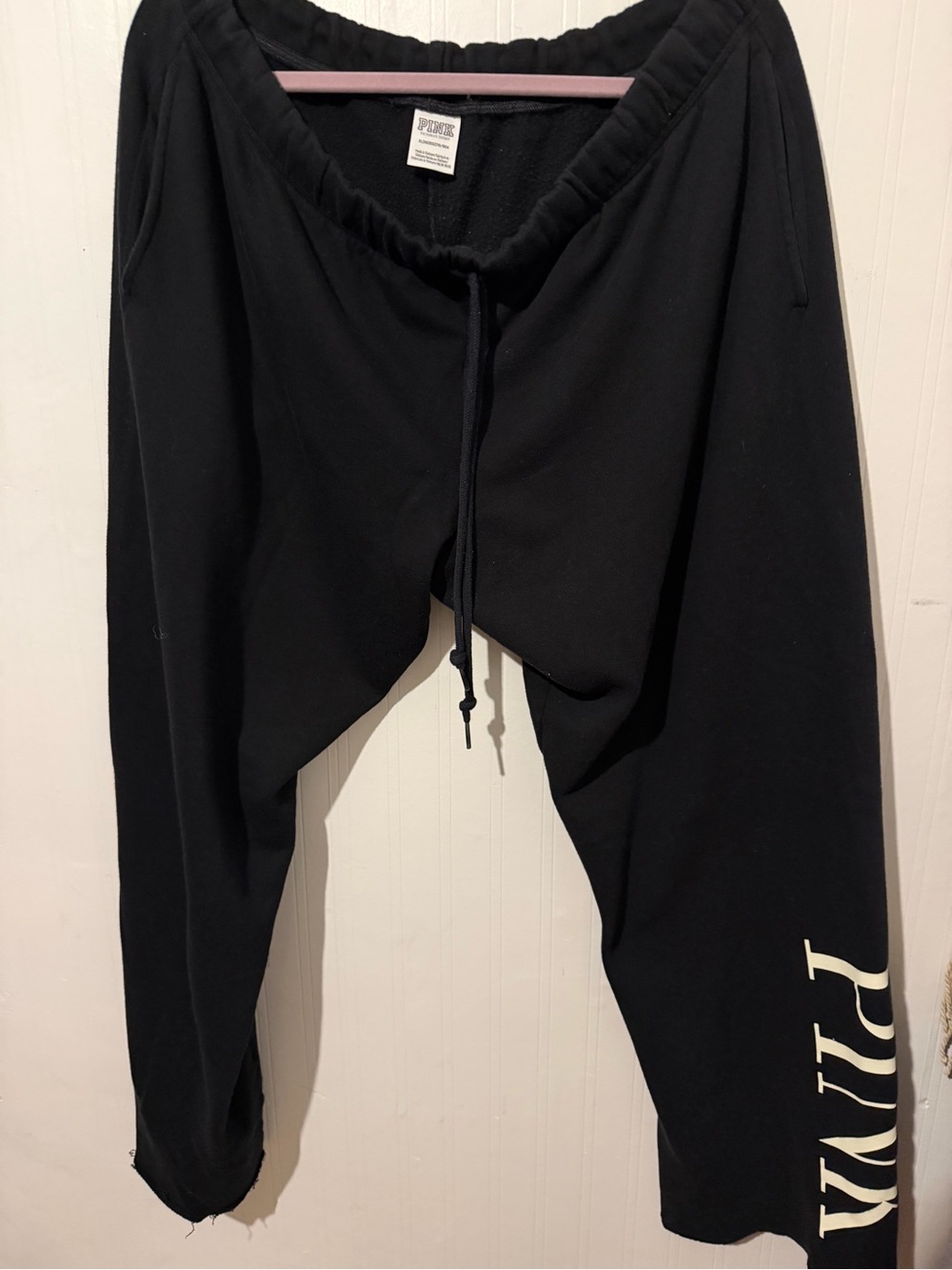 PINK Victoria's Secret Black baggy sweatpants with Logo Leg Print